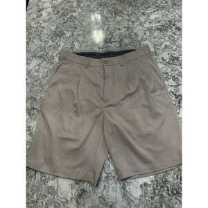 Nike Men's Beige Pleated Chino Shorts Size 32 Casual Summer